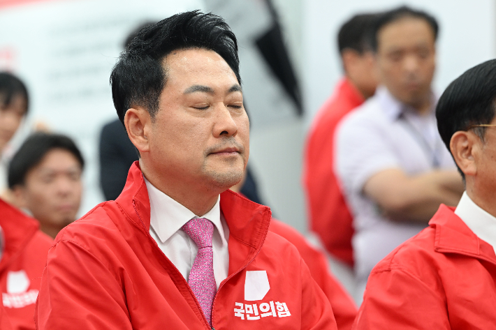 생각에 잠긴 국민의힘 장동혁 대표. 연합뉴스