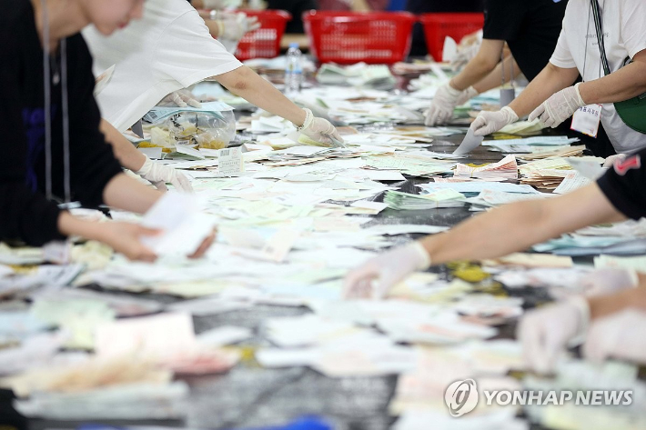 개표 모습. 연합뉴스