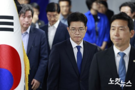 단상 향하는 정원오
