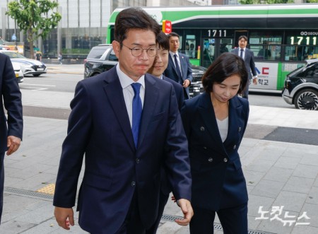 선거사무소 향하는 정원오 후보