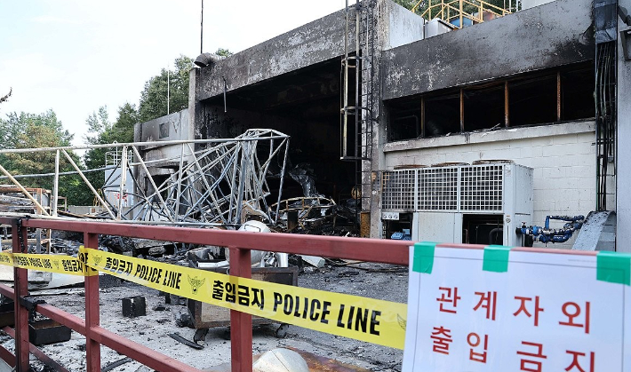 1일 폭발 사고가 발생한 대전 유성구 한화에어로스페이스 대전사업장. 이날 사고로 현재까지 5명이 숨지고 2명이 중경상을 입은 것으로 파악됐다. 연합뉴스