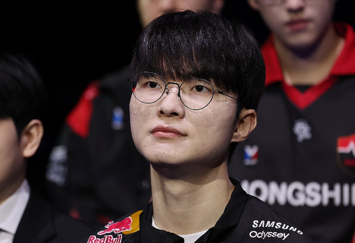26일 서울 종로구 롤파크에서 열린 LCK(LoL 챔피언스 코리아) 2026 시즌 개막 미디어데이에 T1팀의 '페이커' 이상혁 선수가 참석하고 있다. 연합뉴스