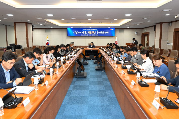 전북 남원시는 5일 시청 회의실에서 '제96회 춘향제 결과보고회'를 열고 축제 성과를 점검하는 한편 향후 발전 방안을 논의했다. 남원시 제공