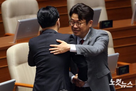 포옹하는 한동훈-유의동