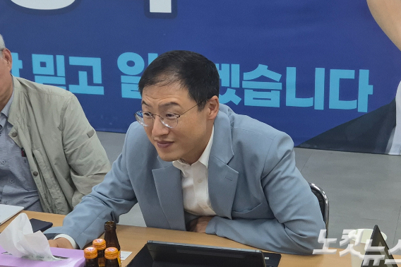 더불어민주당 김상욱 당선인은 5일 울산 남구 자신의 캠프에서 기자 간담회를 열고 민선 9기 시정 방향에 대해 설명했다. 이상록 기자
