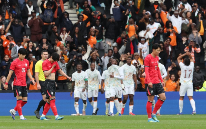 홍명보호만 당한 게 아냐…FIFA 33위, 1위 프랑스도 잡았다