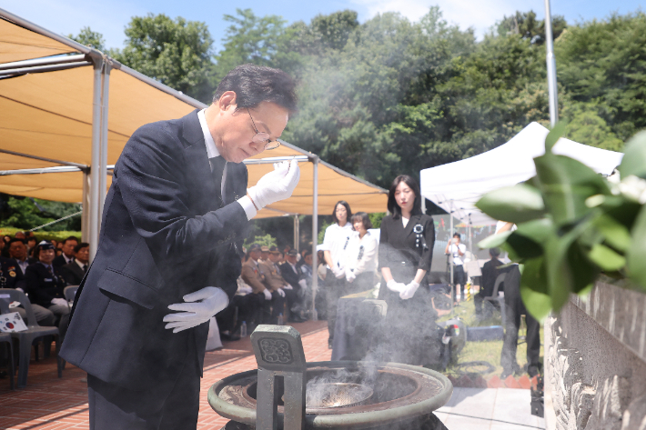 현충일 추념식. 경남도청 제공 