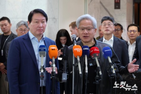 젠슨 황, "AI 밝은 미래는 절대적 사실"