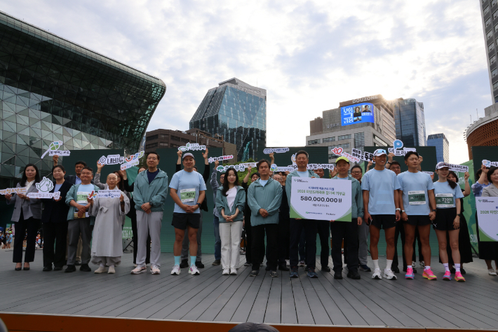 한수원이 7일 서울시청 광장과 청계천 일대를 달리는 '2026 마인드마라톤'을 성황리에 개최했다. 한수원 제공