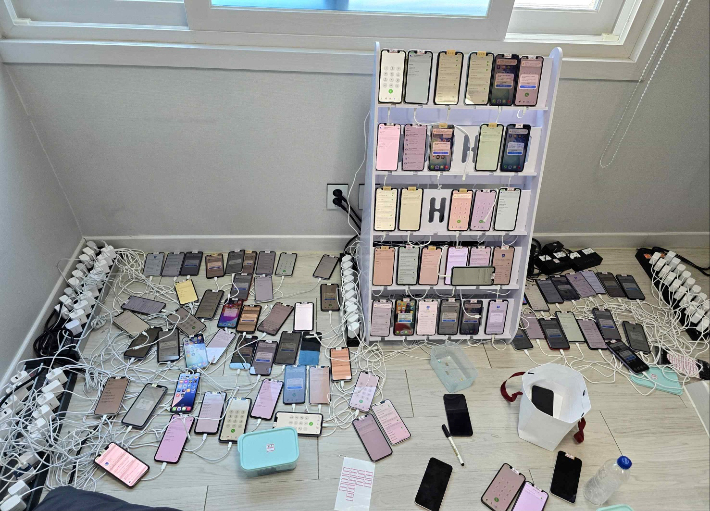 노쇼 사기의 범행에 이용된 휴대전화. 전북경찰청 제공