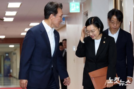국무회의 참석하는 김민석 총리-한성숙 후보자