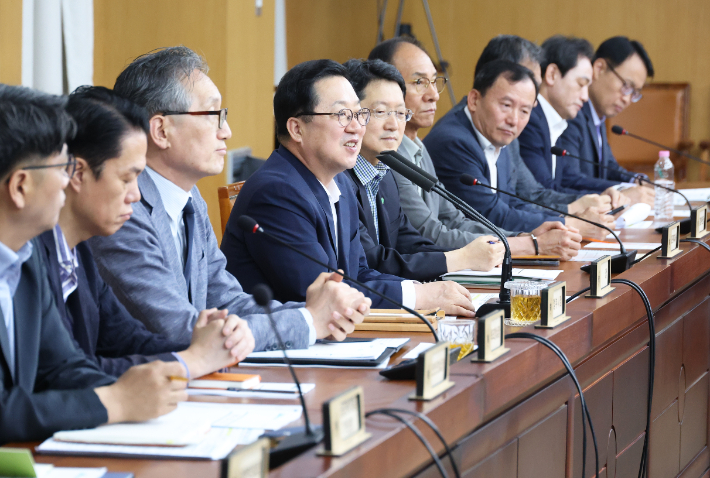 이장우 대전시장이 9일 확대간부회의에서 지난 4년의 소회를 밝히고 있다. 대전시 제공