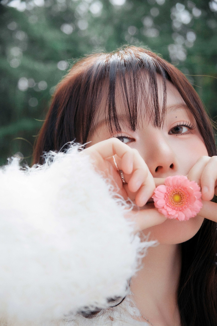 예린 미니 4집 '리치 유' 콘셉트 사진. 에이사이드컴퍼니 제공