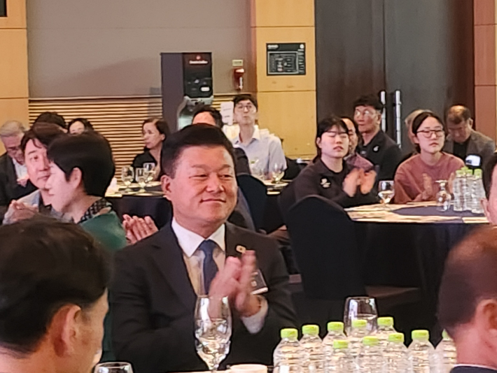 신용한 당선인 제공