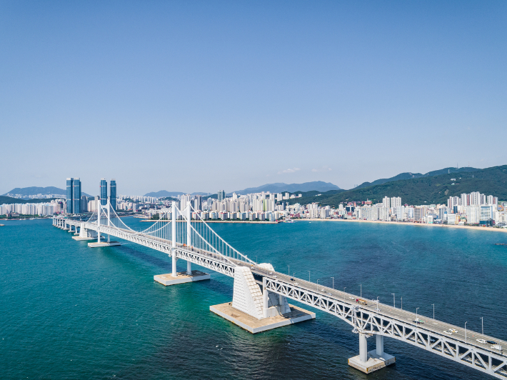 부산시설공단이 관리·운영하는 광안대교. 부산시설공단 제공