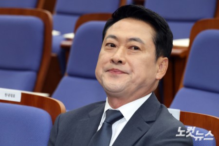 10일 서울 여의도 국회에서 열린 국민의힘 2026 원내대표 선출 의원총회에서 장동혁 대표가 참석하고 있다.
