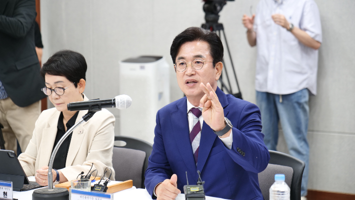 허태정 대전시장 당선인이 9일 옛 충남도청에서 연 인수위 전체회의에서 발언하고 있다. 인수위 제공