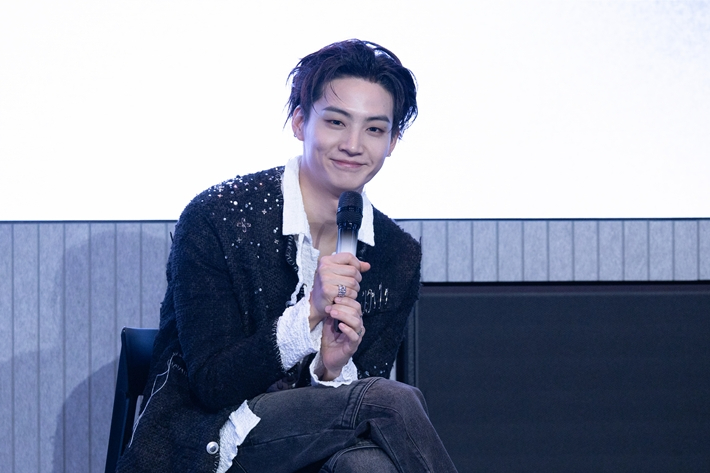 제이비는 미니 3집 '트리'에 실린 6곡 전 곡 작사, 작곡에 참여했다. 528헤르츠 제공