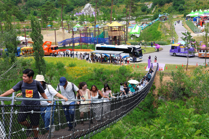라벤더 출렁다리. 동해시 제공