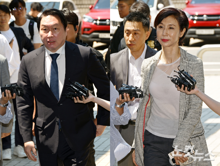 최태원 SK그룹 회장과 노소영 아트센터 나비 관장이 15일 서울 서초구 서울고등법원에서 열린 재산분할 파기환송심 2차 조정 기일에 출석하고 있다. 류영주 기자