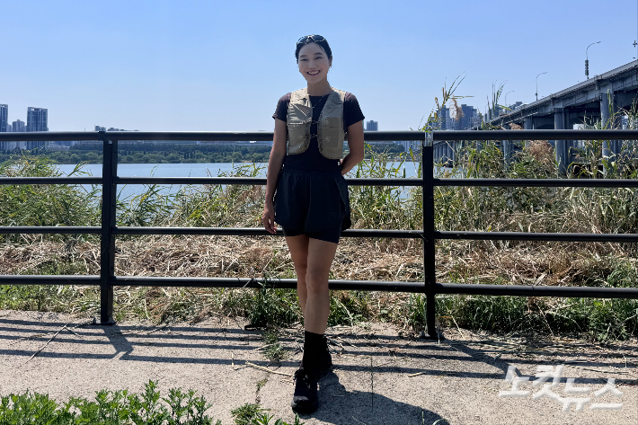 인터뷰하는 '러닝 전도사' 안정은 고수. 이우섭 기자