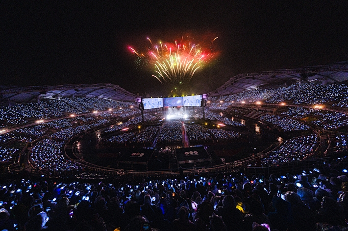 지난 4월 경기도 고양시 고양종합운동장 주경기장에서 열린 그룹 방탄소년단의 월드 투어 '아리랑' 관객석 모습. 빅히트 뮤직 제공
