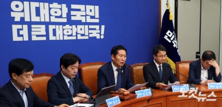 최고위원회의 주재하는 정청래 대표