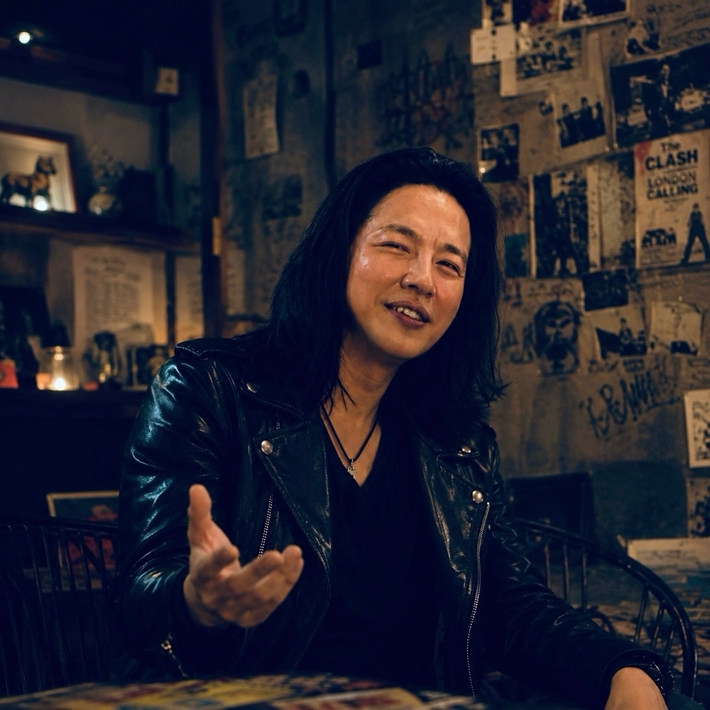 가수 김하일이 지난 10일 미니앨범 '니체를 노래하다'를 발매했다. 김하일 오피셜 제공