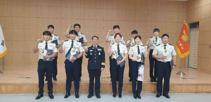 강원 원주소방서는 17일 시민 생명과 재산 보호에 헌신한 직원들을 대상으로 '2026년 원주소방人 표창 수여식'을 개최했다. 원주소방서 제공