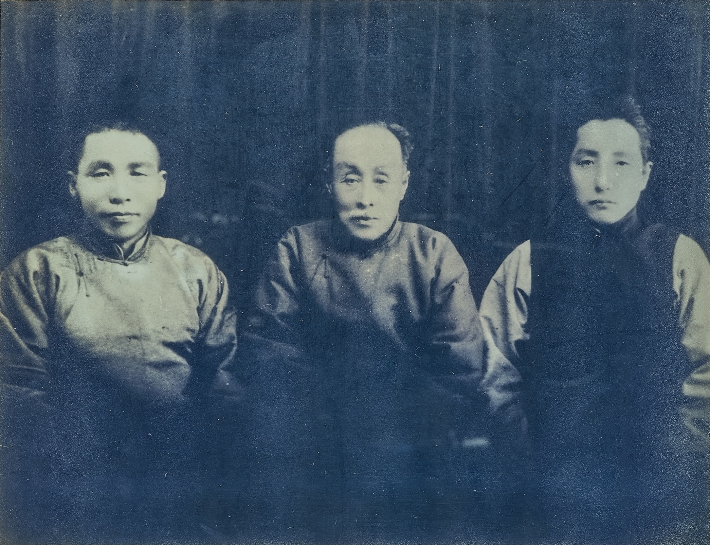 1933년 중국에서 촬영한 김구, 이동녕, 엄항섭 선생(왼쪽부터). 천안시 제공