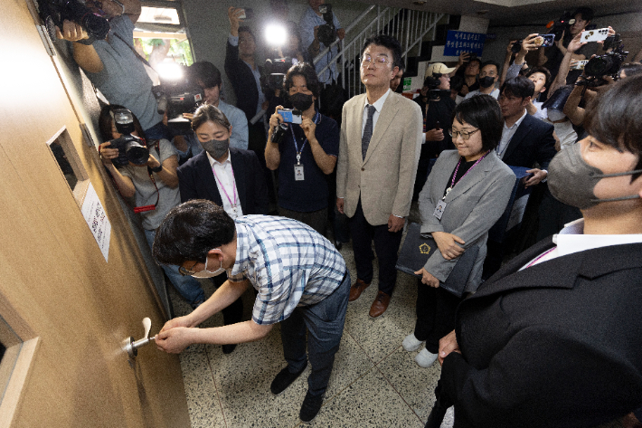 '투표용지 부족' 잠실7동 투표소 현장검증. 연합뉴스
