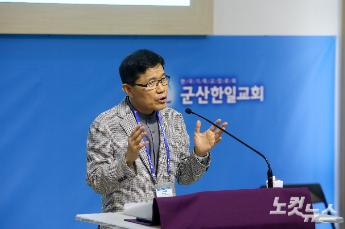 노년교재 집필위원장 이순태 목사가 개회예배에서 '꿈꾸는 시니어'를 주제로 말씀을 전하고 있다. 최화랑 기자