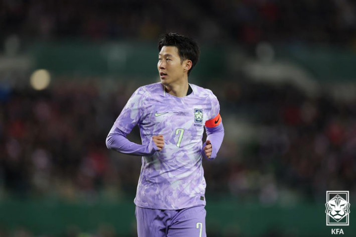 원정 유니폼 입은 손흥민. 대한축구협회