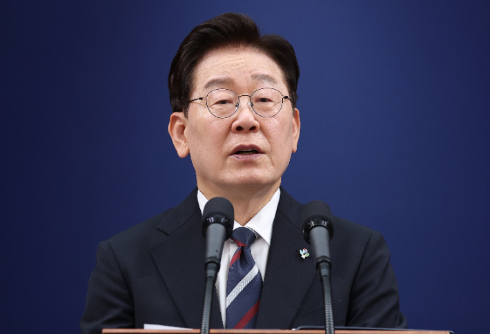 이재명 대통령이 19일 청와대 춘추관에서 G7참석·유럽순방 결과 브리핑을 하고 있다. 연합뉴스