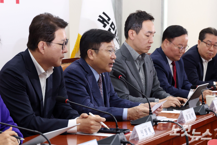 국민의힘 정점식 원내대표가 22일 국회에서 열린 최고위원회의에 참석해 모두발언 하고 있다. 황진환 기자