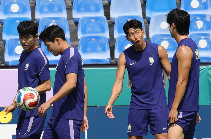 훈련 중인 축구 대표팀. 연합뉴스