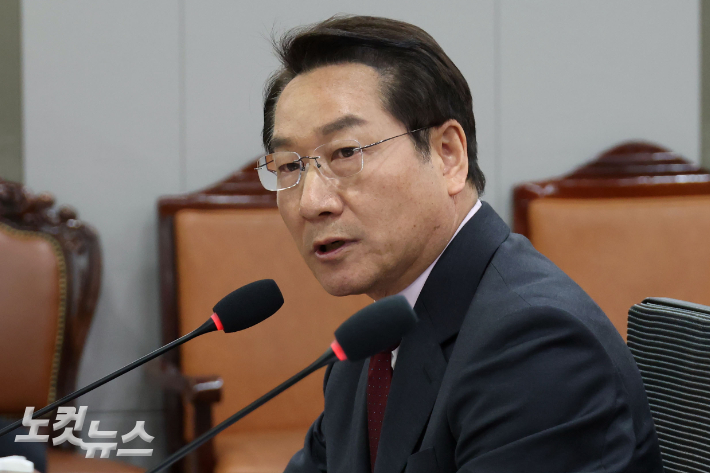 황진환 기자