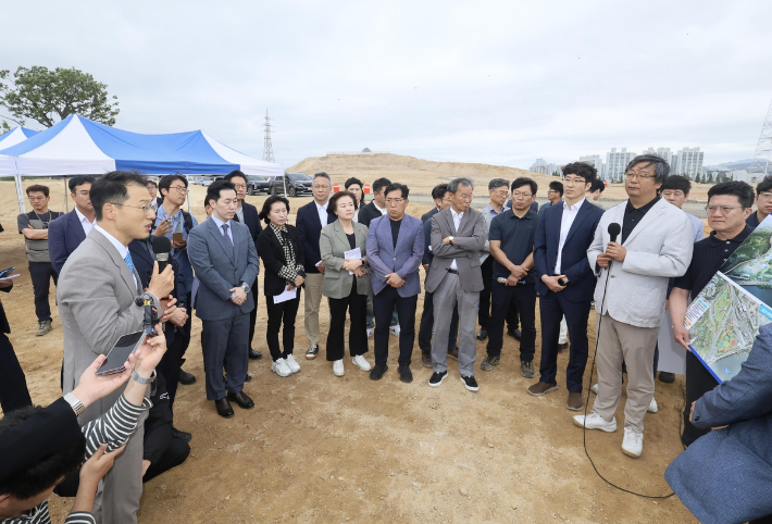 김상욱 울산시장 당선인과 인수위원 등은 24일 울산국제정원박람회 현장을 방문해 박람회 조직위원회로부터 추진 현황을 보고 받았다. 울산시 제공