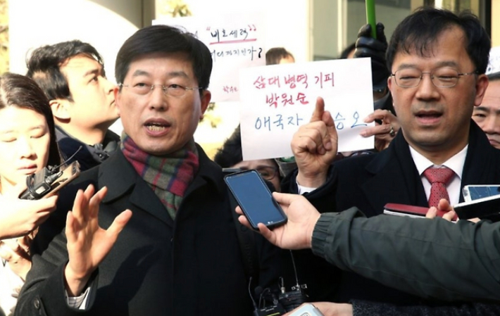 양승오 박사(왼쪽). 연합뉴스