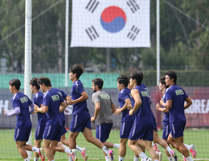 다시 뛰는 한국 선수들. 연합뉴스