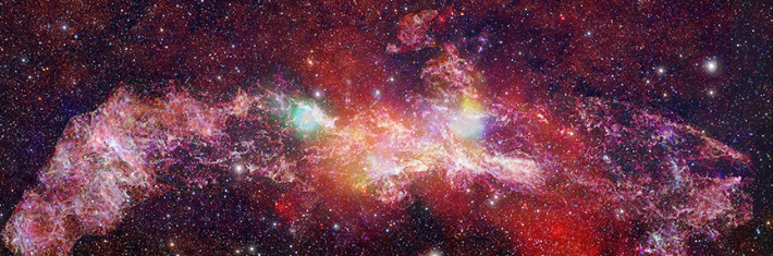 궁수자리A* 블랙홀과 주변을 관측한 광각 이미지. X-ray: NASA/CXC/UMass/D. Wang et al.; 전파: ALMA (ESO/NAOJ/NRAO)/S. Longmore et al.; 배경: ESO/D. Minniti et al.
