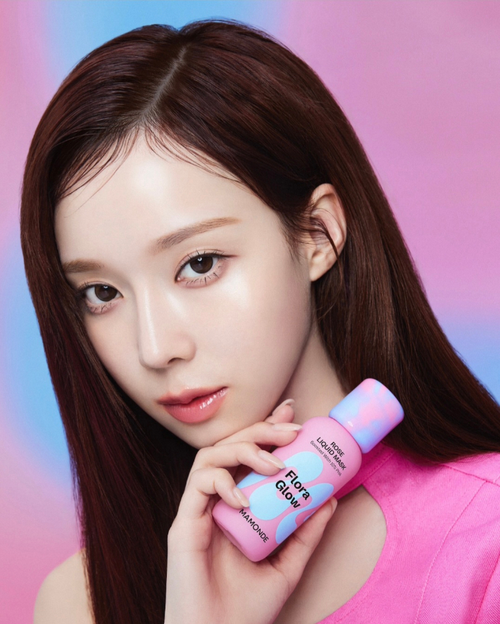 에스파(aespa) '윈터'가 광고하는 브랜드 대표 상품 '로즈 리퀴드 마스크'. 마몽드 인스타그램 캡쳐