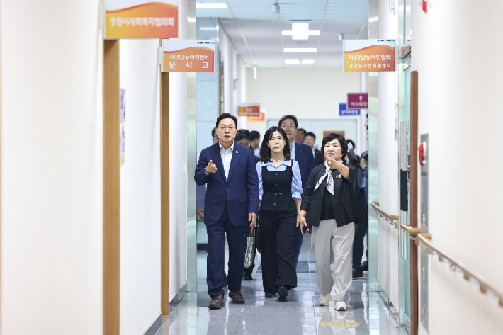 박완수 경남지사, 경남사회복지협의회 방문. 경남도청 제공 