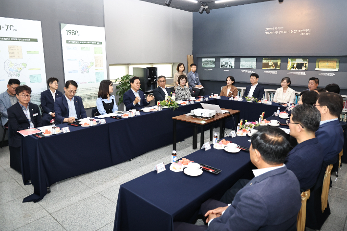 박완수 경남지사, 경남사회복지협의회 방문. 경남도청 제공 