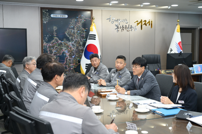 변광용 거제시장, 삼성중공업 사내협력사협의회 임원진과 면담. 거제시청 제공 