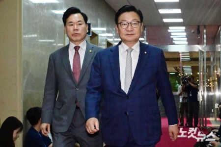 원구성 협상 위해 국회의장실로 향하는 정점식