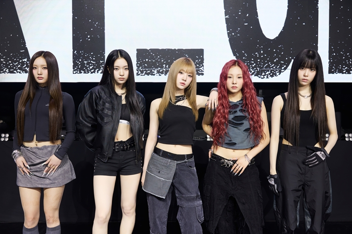 30일 오후 2시, 서울 서대문구 예스24 원더로크홀에서 데뷔 쇼케이스를 연 AOMG 신인 걸크루 키비츠. AOMG 제공