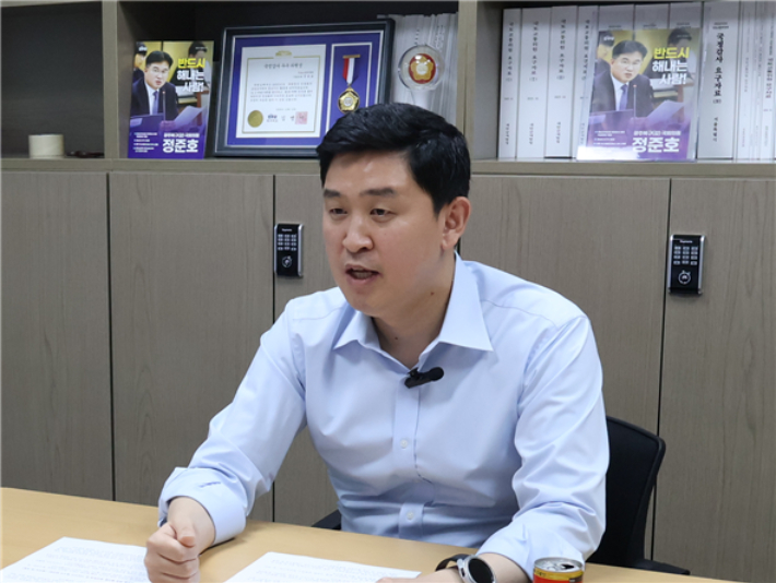 더불어민주당 보좌진협의회 36대 회장에 선출된 안중근 보좌관. 정준호 의원실 제공