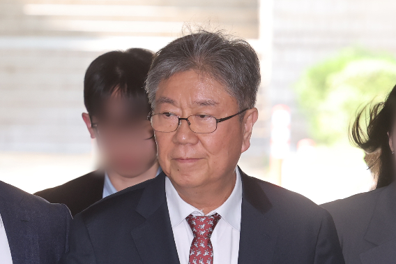 윤석열 정부 관저 이전 과정에서 예산을 불법 전용한 혐의를 받는 김대기 전 대통령 비서실장. 연합뉴스