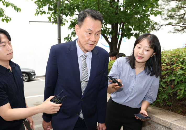 특검 출석하는 김명수 전 합동참모본부 의장. 연합뉴스